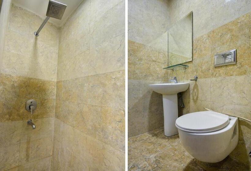 Chambre Triple Classique, Flagship Hotel Lexis