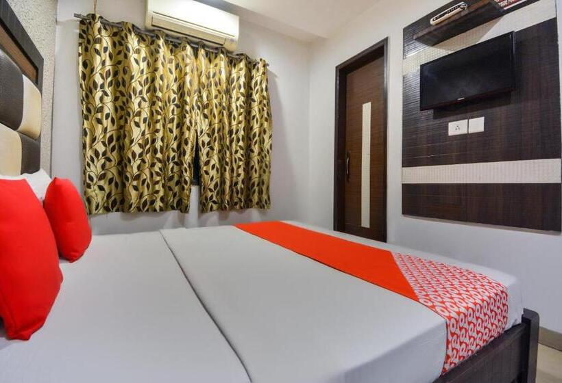 Chambre Triple Classique, Flagship Hotel Lexis