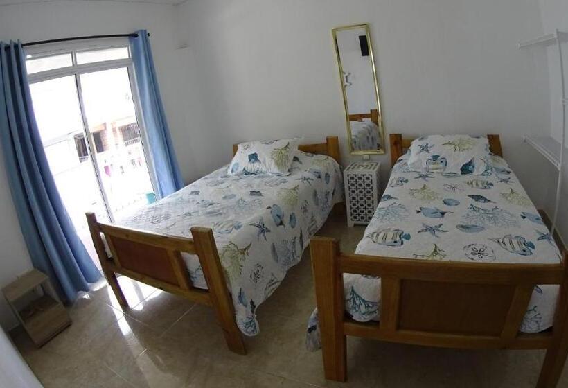 Семейный Номер, Marmows Place