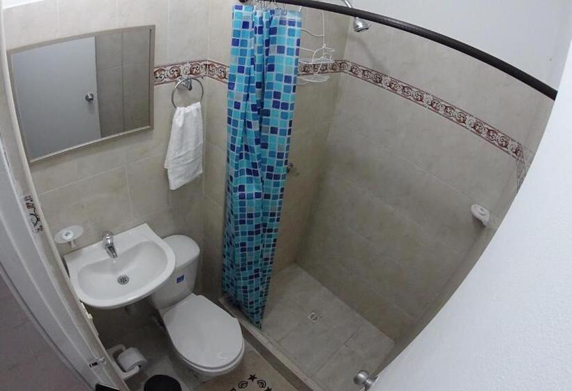 Семейный Номер, Marmows Place