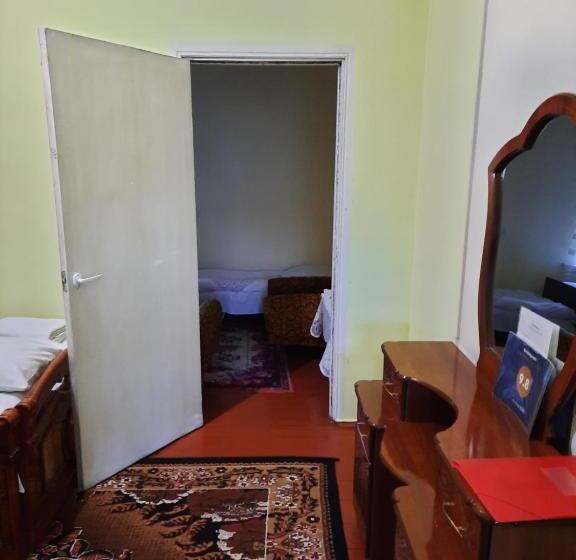 اتاق استاندارد چهار تخته, Armine B&b