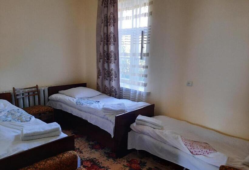 اتاق استاندارد چهار تخته, Armine B&b