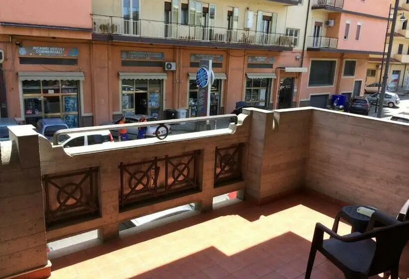 اتاق لوکس با بالکن, B&b Armony 111