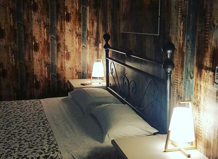 غرفة قياسية, La Porta Dell'alcantara