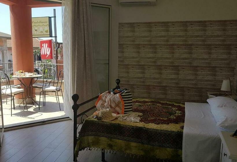 غرفة قياسية, La Porta Dell'alcantara