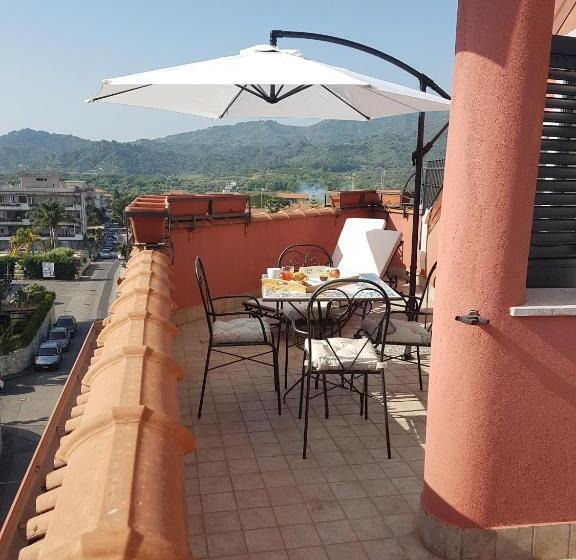 جناح, La Porta Dell'alcantara