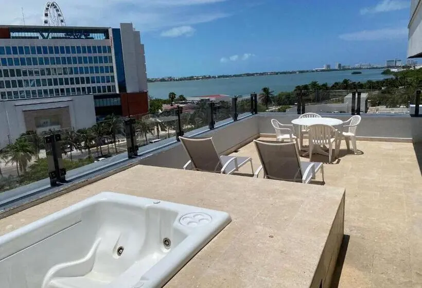 آپارتمان 1 خوابه با تراس, Condo In Ocean Front Resort