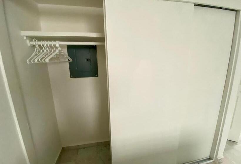 キングサイズベッドのデラックススイート, Condo In Ocean Front Resort