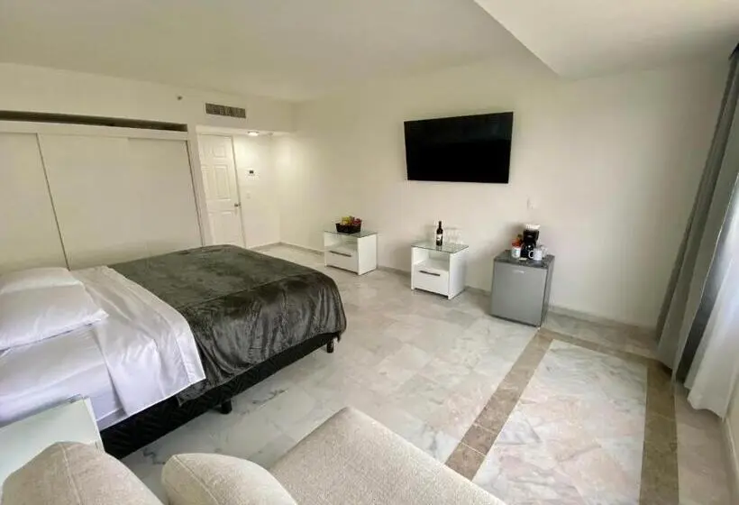 Deluxe Suite King Bed, Condo In Ocean Front Resort