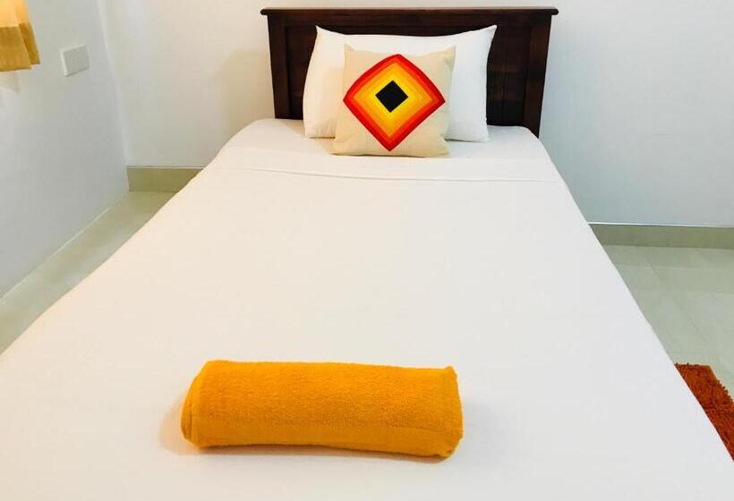 スタンダードトリプルルーム, Lake City Resort Anuradhapura