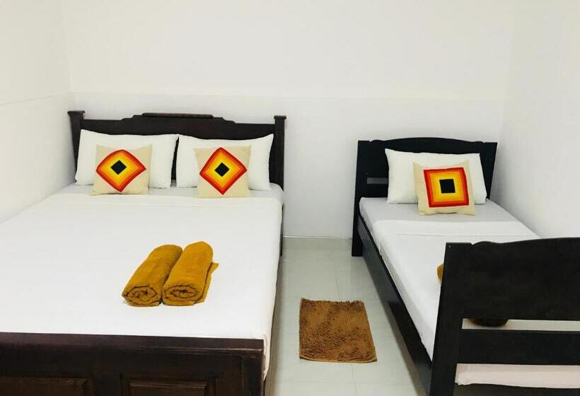 デラックストリプルルーム, Lake City Resort Anuradhapura