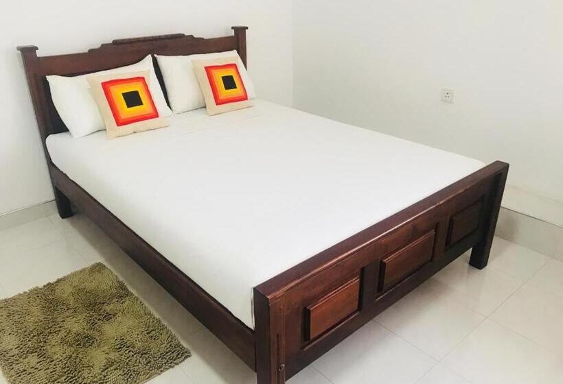 デラックスルーム, Lake City Resort Anuradhapura