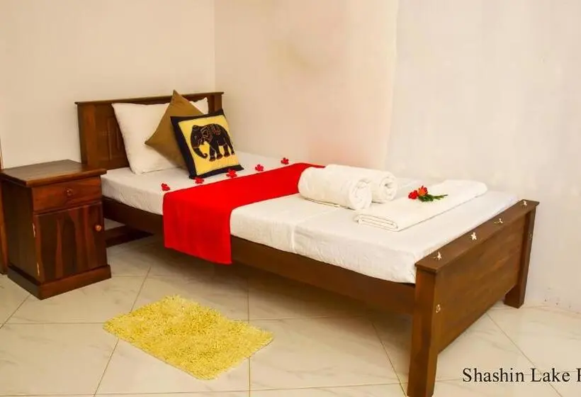 Deluxe Kolmen Hengen Huone, Shashin Lake Resort