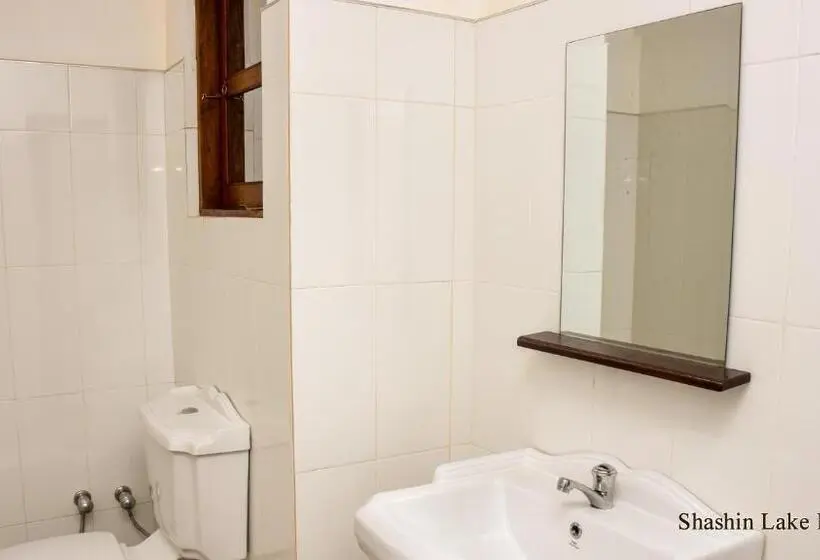 Deluxe Kolmen Hengen Huone, Shashin Lake Resort