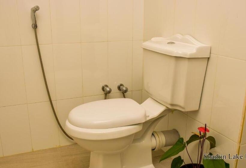 اتاق لوکس سه تخته, Shashin Lake Resort