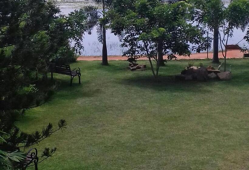 اتاق لوکس سه تخته, Shashin Lake Resort