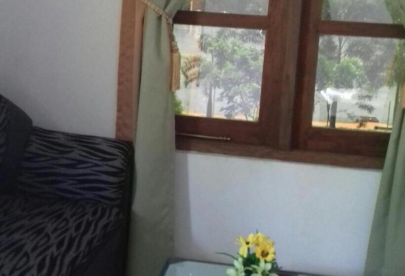 اتاق لوکس سه تخته, Shashin Lake Resort