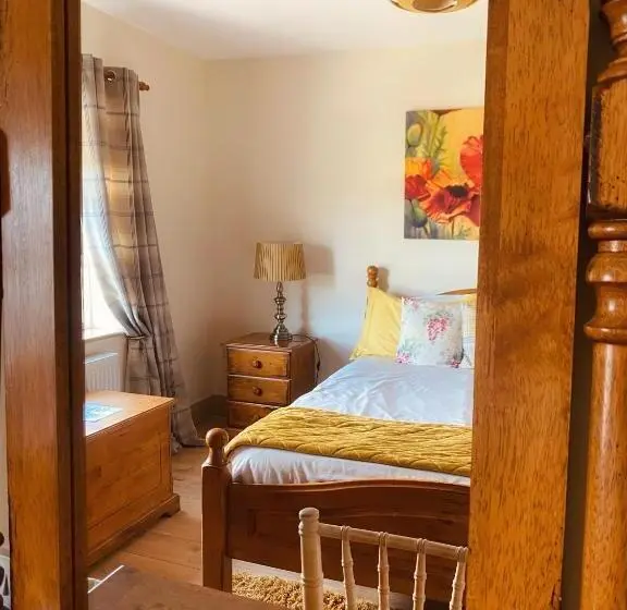 スタンダードトリプルルーム, Dulrush Lodge Guest House, Restaurant And Self Catering