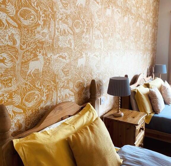 غرفة ديلوكس ثلاثية, Dulrush Lodge Guest House, Restaurant And Self Catering