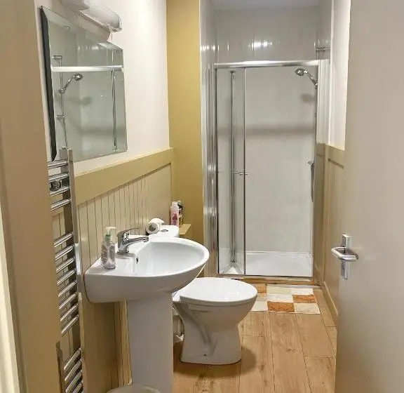 バルコニー付きスタンダードトリプルルーム, Dulrush Lodge Guest House, Restaurant And Self Catering