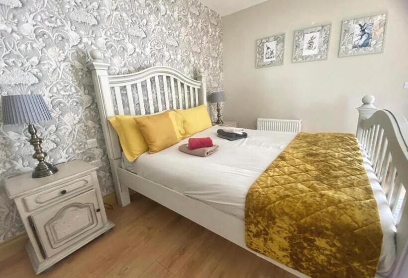 غرفة قياسية ثلاثية مزودة بشرفة, Dulrush Lodge Guest House, Restaurant And Self Catering