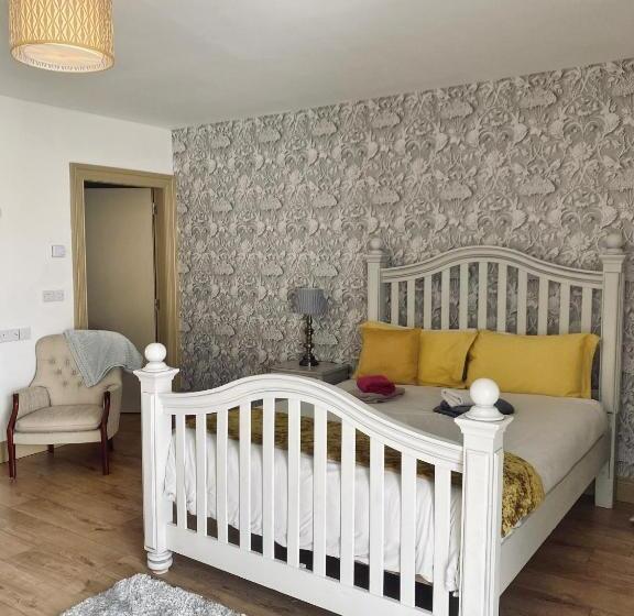 غرفة قياسية ثلاثية مزودة بشرفة, Dulrush Lodge Guest House, Restaurant And Self Catering