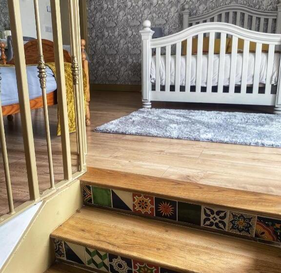 غرفة قياسية ثلاثية مزودة بشرفة, Dulrush Lodge Guest House, Restaurant And Self Catering