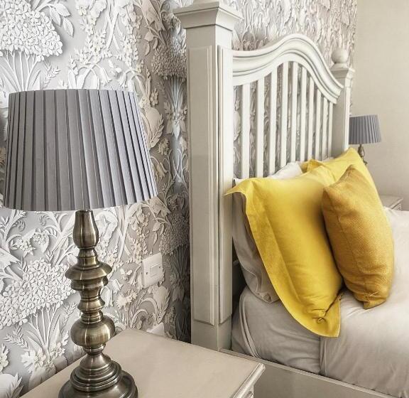 Трехместный Номер Deluxe, Dulrush Lodge Guest House, Restaurant And Self Catering