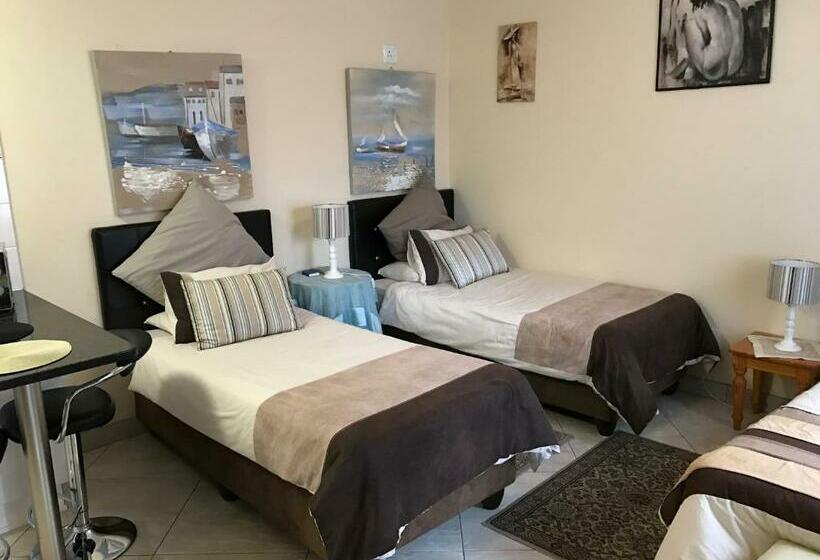 غرفة قياسية ثلاثية, Amber Bed And Breakfast, South Africa