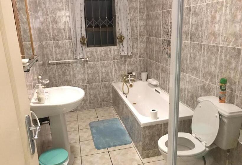 غرفة عائلية مطلّة علي الحديقة, Amber Bed And Breakfast, South Africa