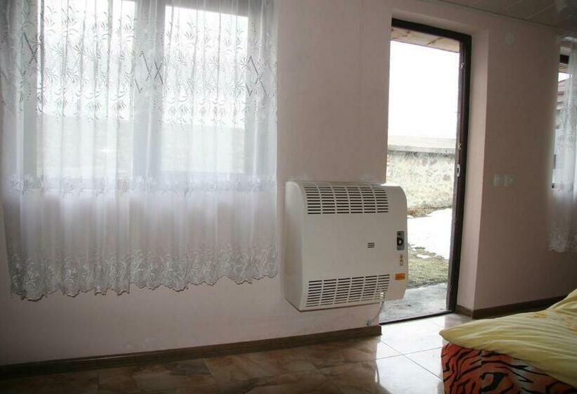 اتاق استاندارد, Maia's Guest House Gergeti