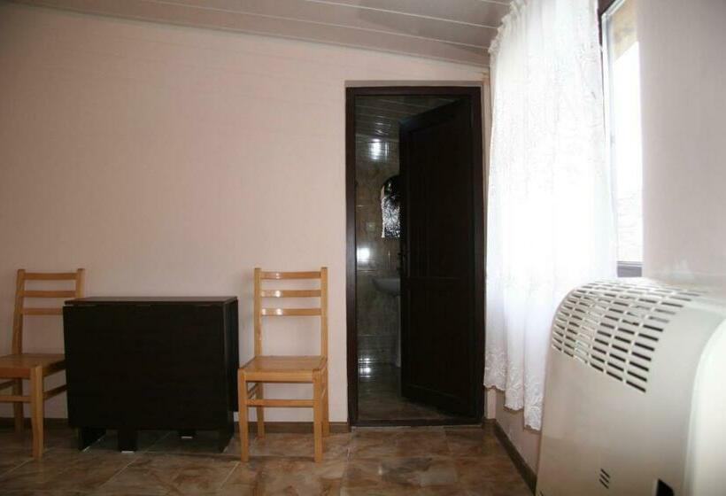 اتاق استاندارد, Maia's Guest House Gergeti
