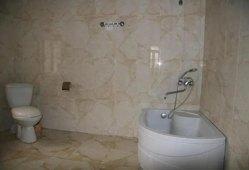 اتاق استاندارد با سرویس بهداشتی مشترک, Maia's Guest House Gergeti
