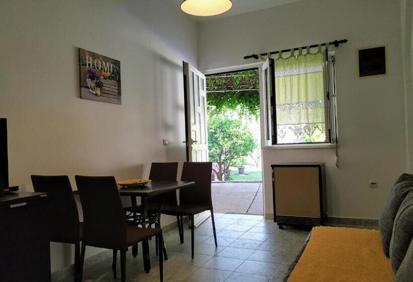 آپارتمان 1 خوابه با چشم‌انداز باغ, Rooms & Apartments Vukasović