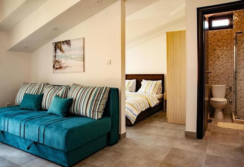 سوییت با چشم‌انداز دریا, Rooms & Apartments Vukasović