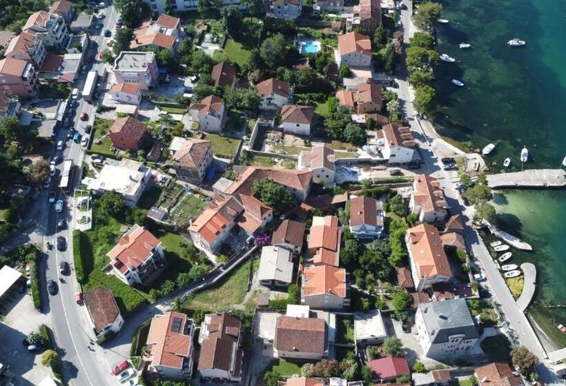 استودیو استاندارد با چشم‌انداز, Rooms & Apartments Vukasović