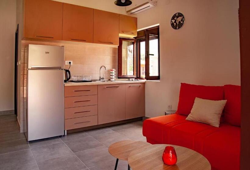 سوئیت با بالکن, Rooms & Apartments Vukasović