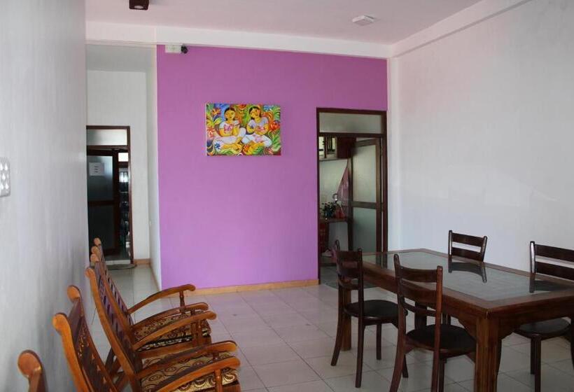 חדר סטנדרט, Saga Home