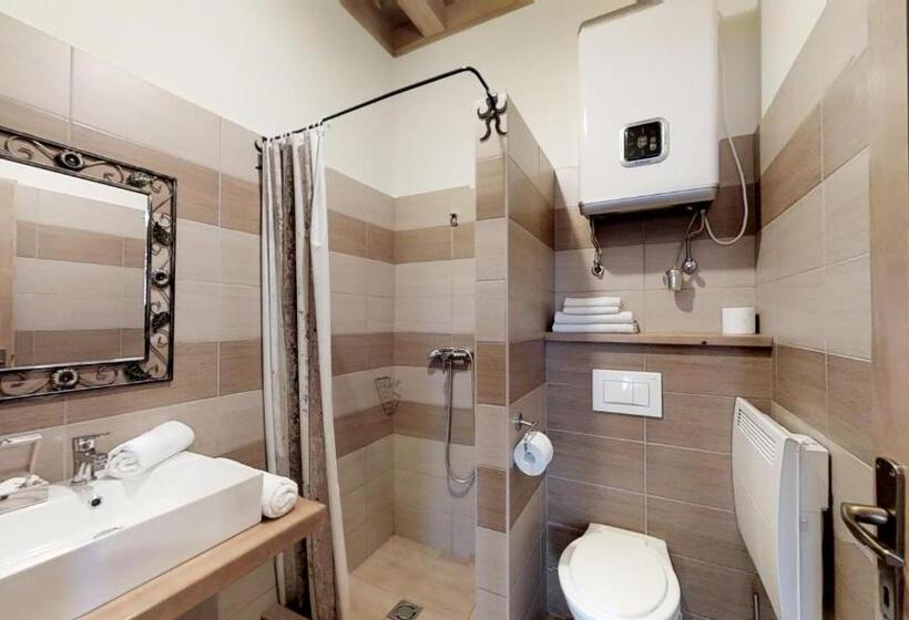 4인용 스탠다드 룸, Tóth Vendégház és Apartmanház újfehértó