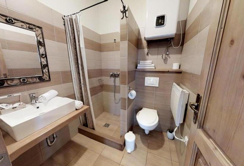 디럭스 트리플 룸, Tóth Vendégház és Apartmanház újfehértó