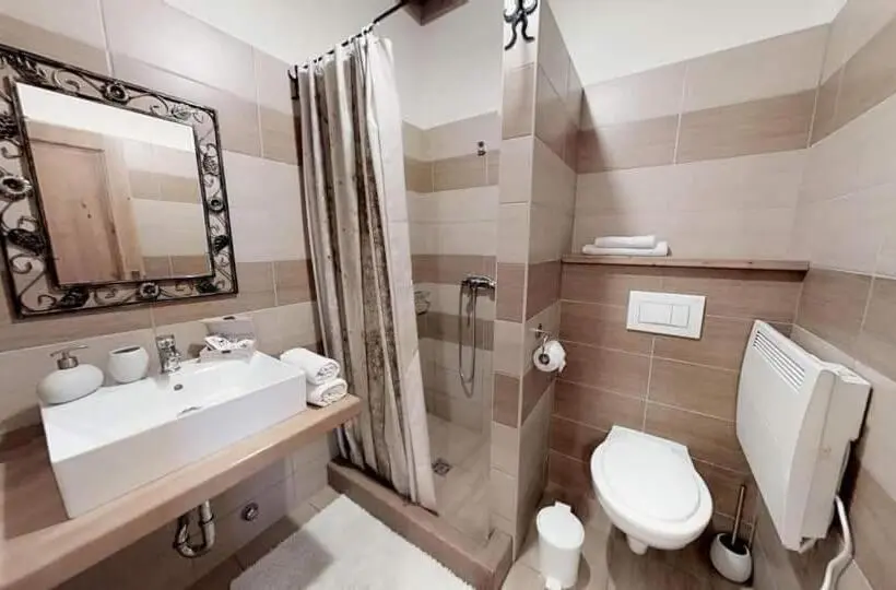 １ベッドルームのデラックスアパートメント, Tóth Vendégház és Apartmanház újfehértó