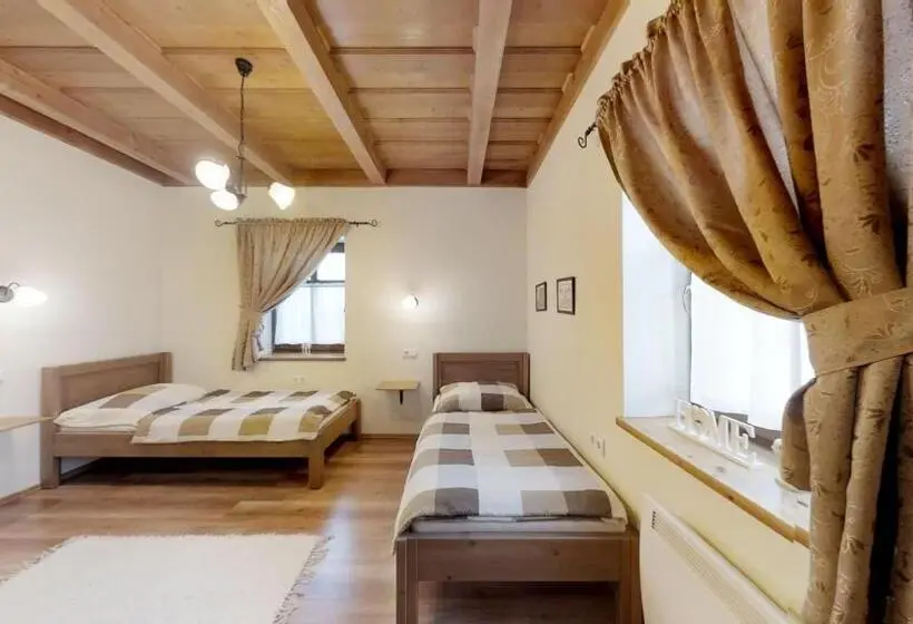 １ベッドルームのデラックスアパートメント, Tóth Vendégház és Apartmanház újfehértó