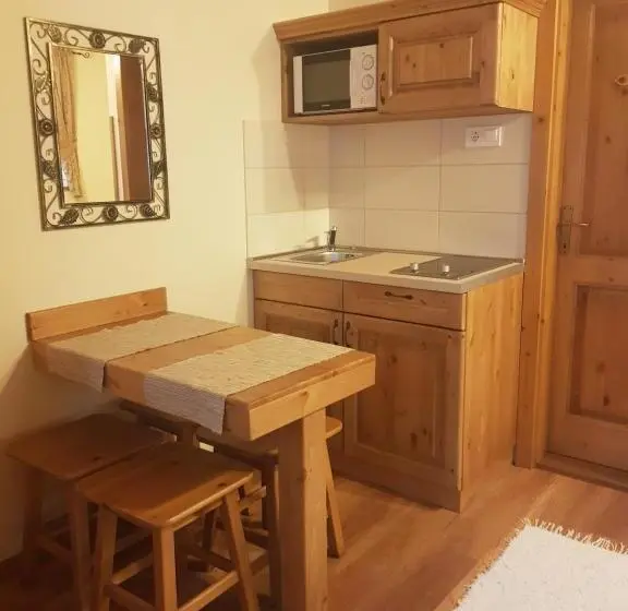 １ベッドルームのデラックスアパートメント, Tóth Vendégház és Apartmanház újfehértó