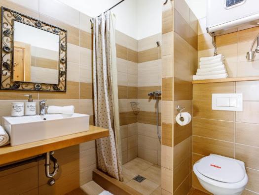 1ベッドルームのデラックスアパートメント, Tóth Vendégház és Apartmanház újfehértó