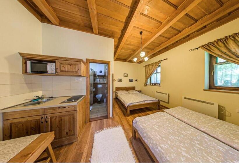 スタンダード4人部屋, Tóth Vendégház és Apartmanház újfehértó