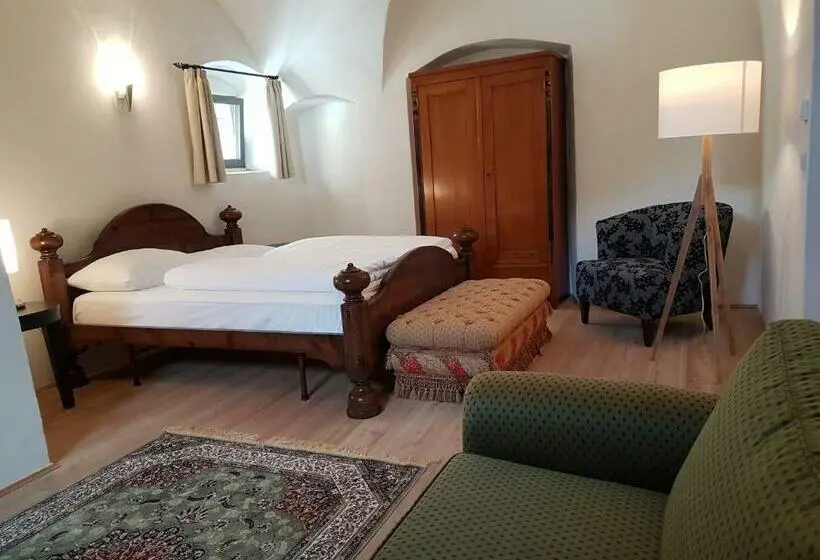 استودیوی استاندارد, Residence Traube