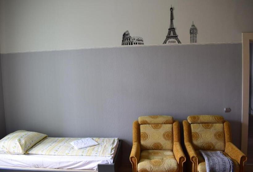 חדר סטודיו סטנדרד, Taverna Panzió