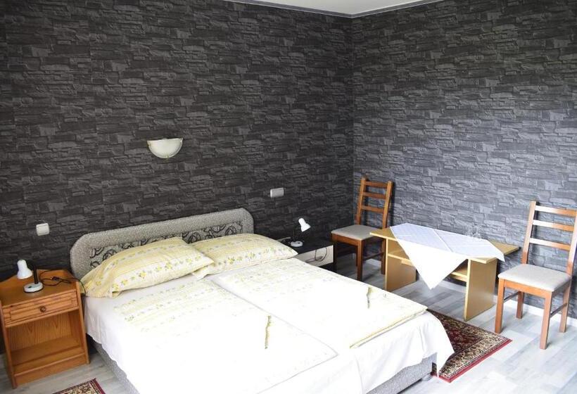 חדר סטודיו סטנדרד, Taverna Panzió