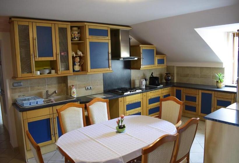 חדר סטודיו סטנדרד, Taverna Panzió