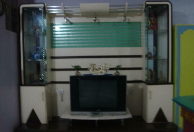 سوئیت با بالکن, Center Parkway Pension House